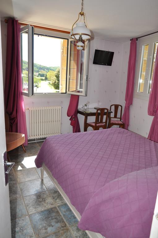Auberge Des Platanes Ла Рок-Гажеак Стая снимка
