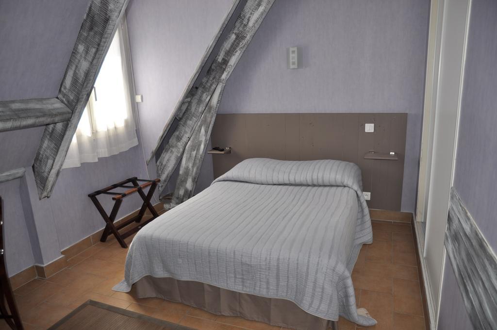 Auberge Des Platanes Ла Рок-Гажеак Стая снимка